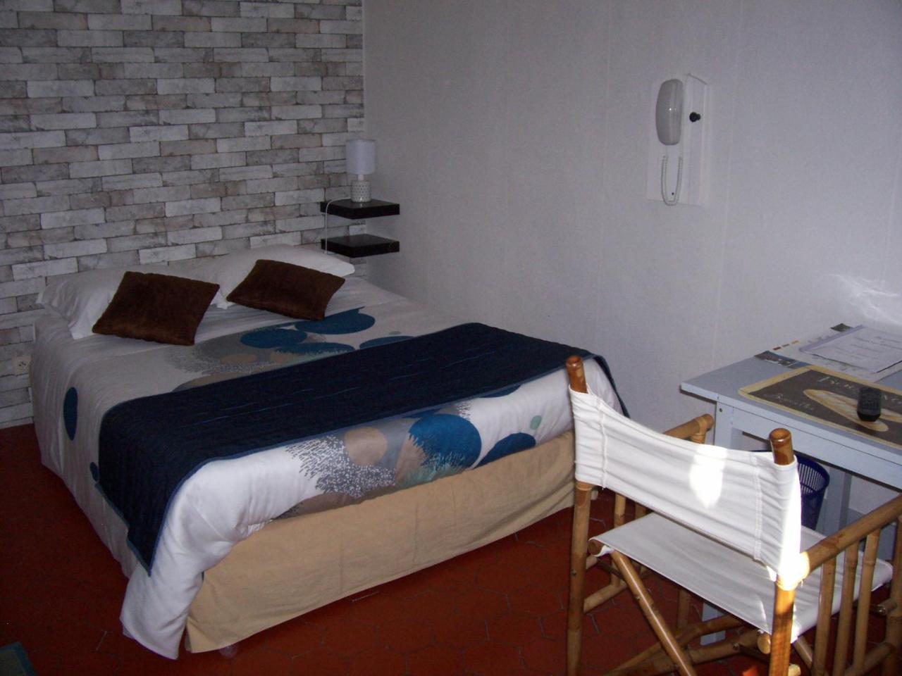 Auberge Cocagne Aveze  ภายนอก รูปภาพ